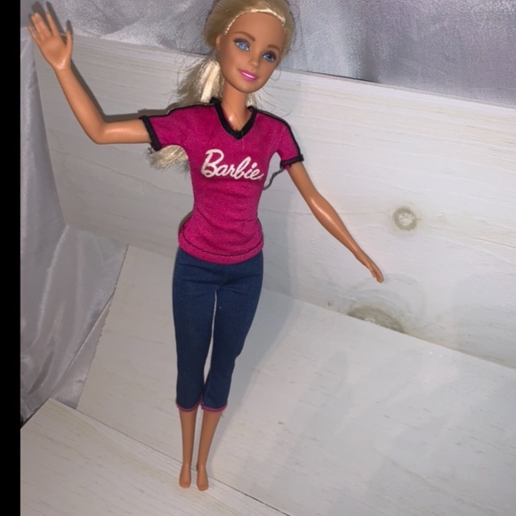 Barbie Careers Soccer Player Doll - Picture 8 of 10